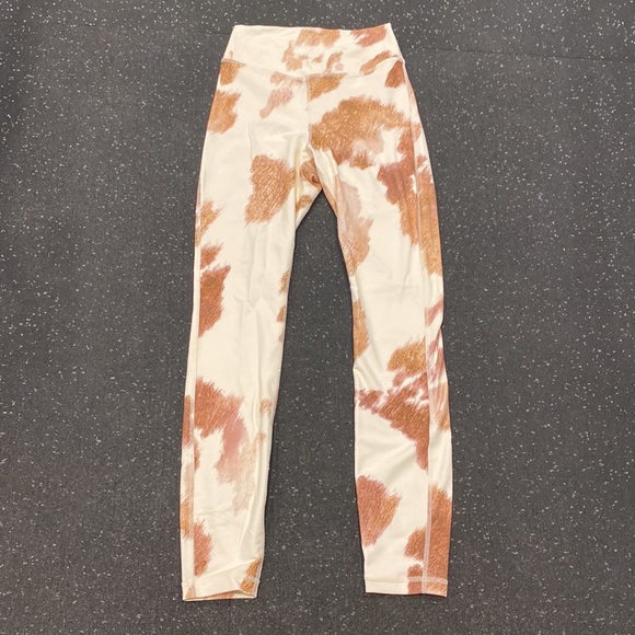 NWT Weworewhat v shape animal cow print beige multi leggings size small - Picture 6 of 11